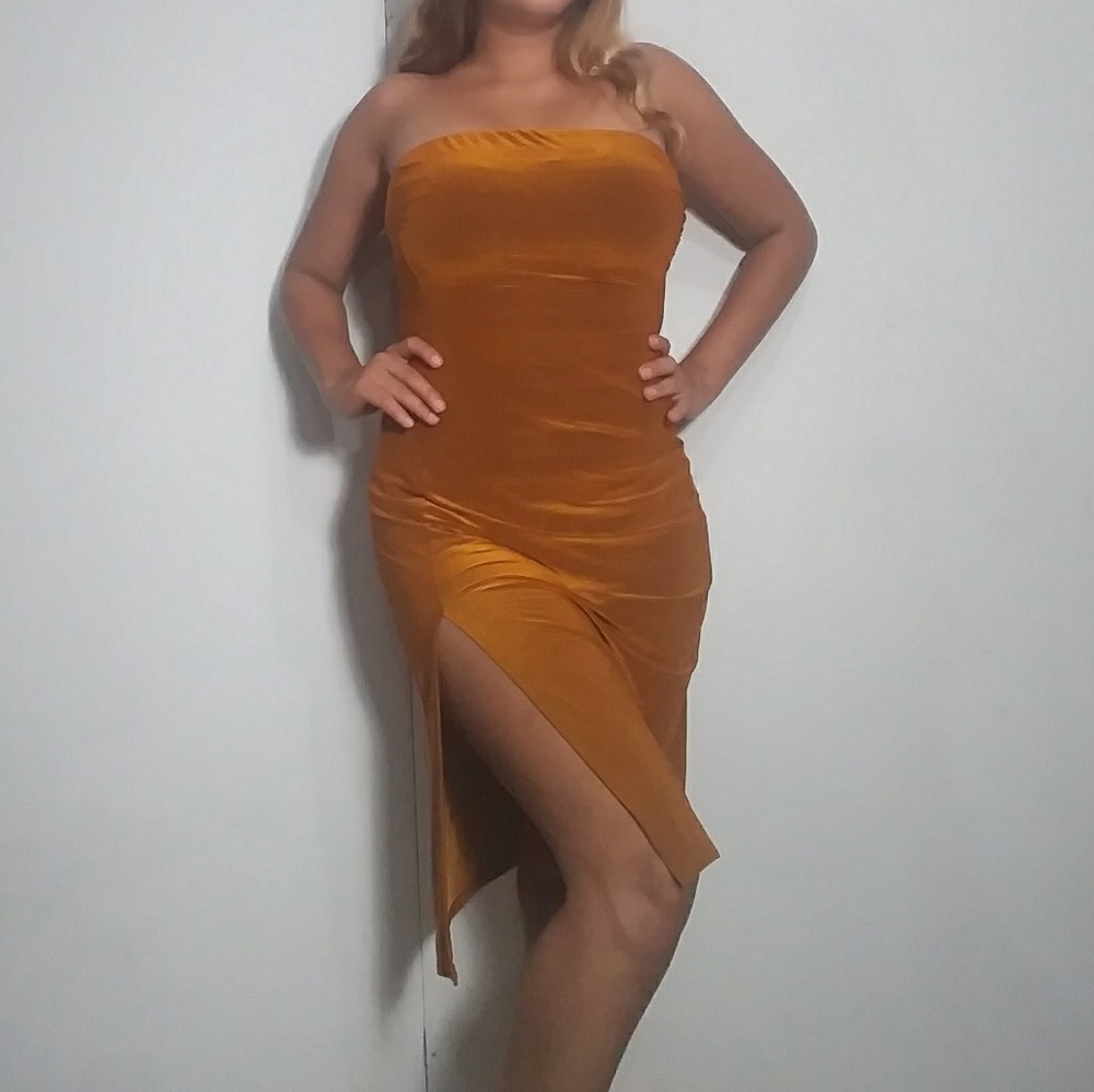 (ADDED TO BUNDLE) Strapless Bodycon Dress🦋 - Picture 3 of 6